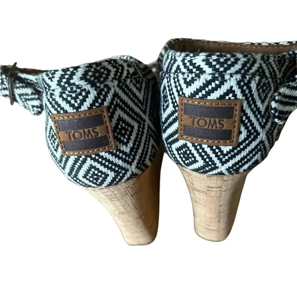 Toms cork pet sandals
